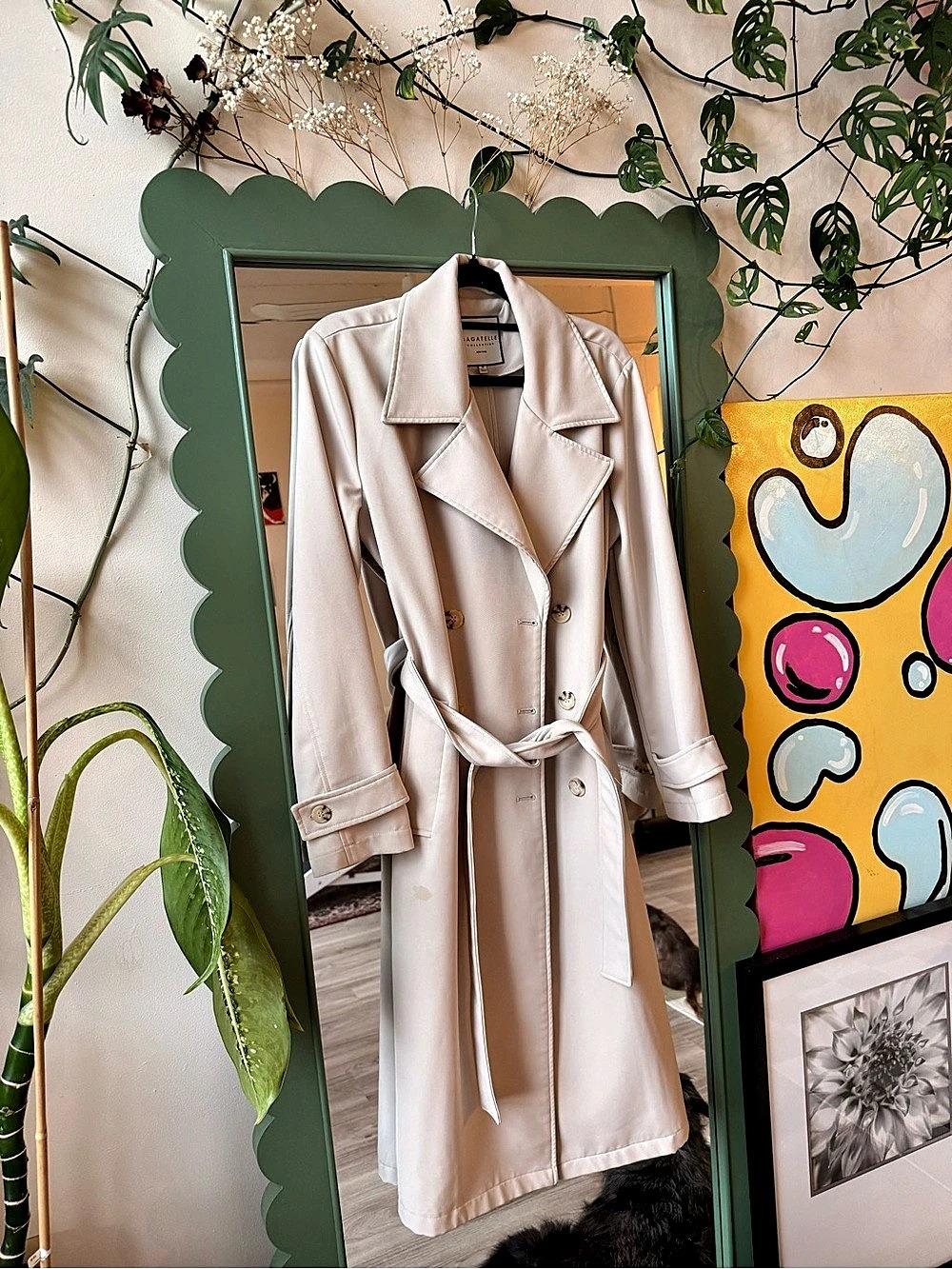 Bagatelle Double-Breasted Trench Coat in Beige Size Medium
